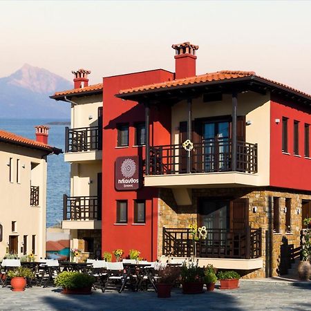 Helianthus Guesthouse アムリアニ エクステリア 写真