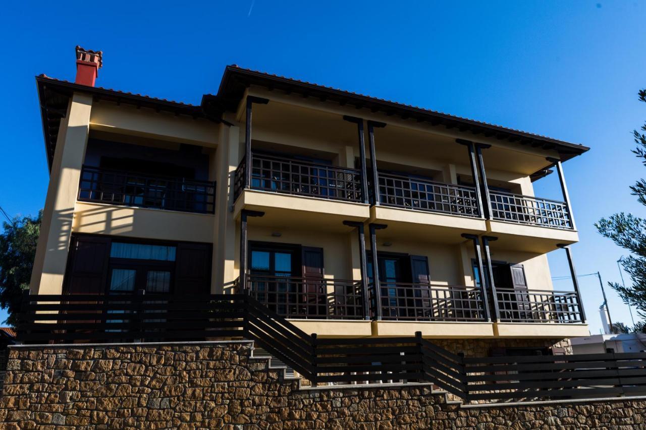 Helianthus Guesthouse アムリアニ エクステリア 写真