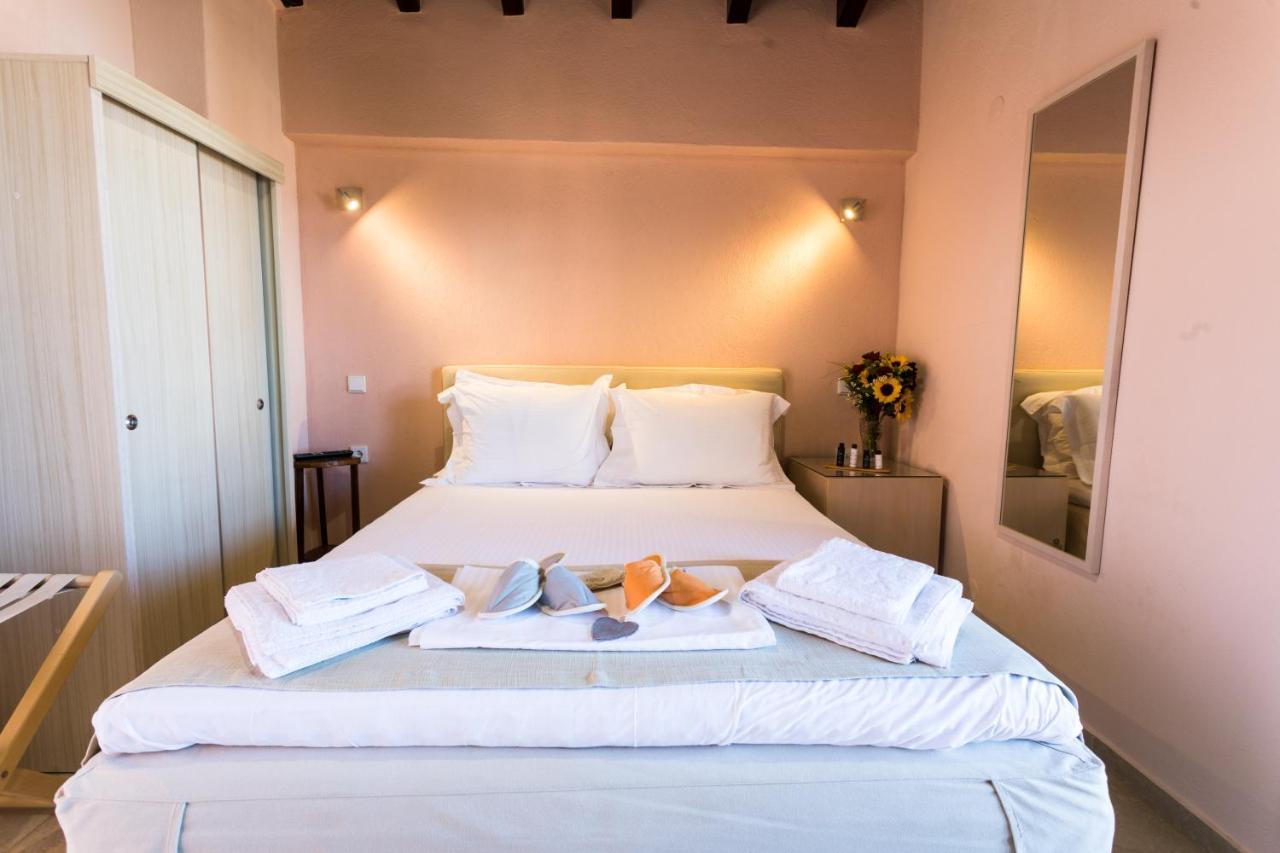 Helianthus Guesthouse アムリアニ エクステリア 写真