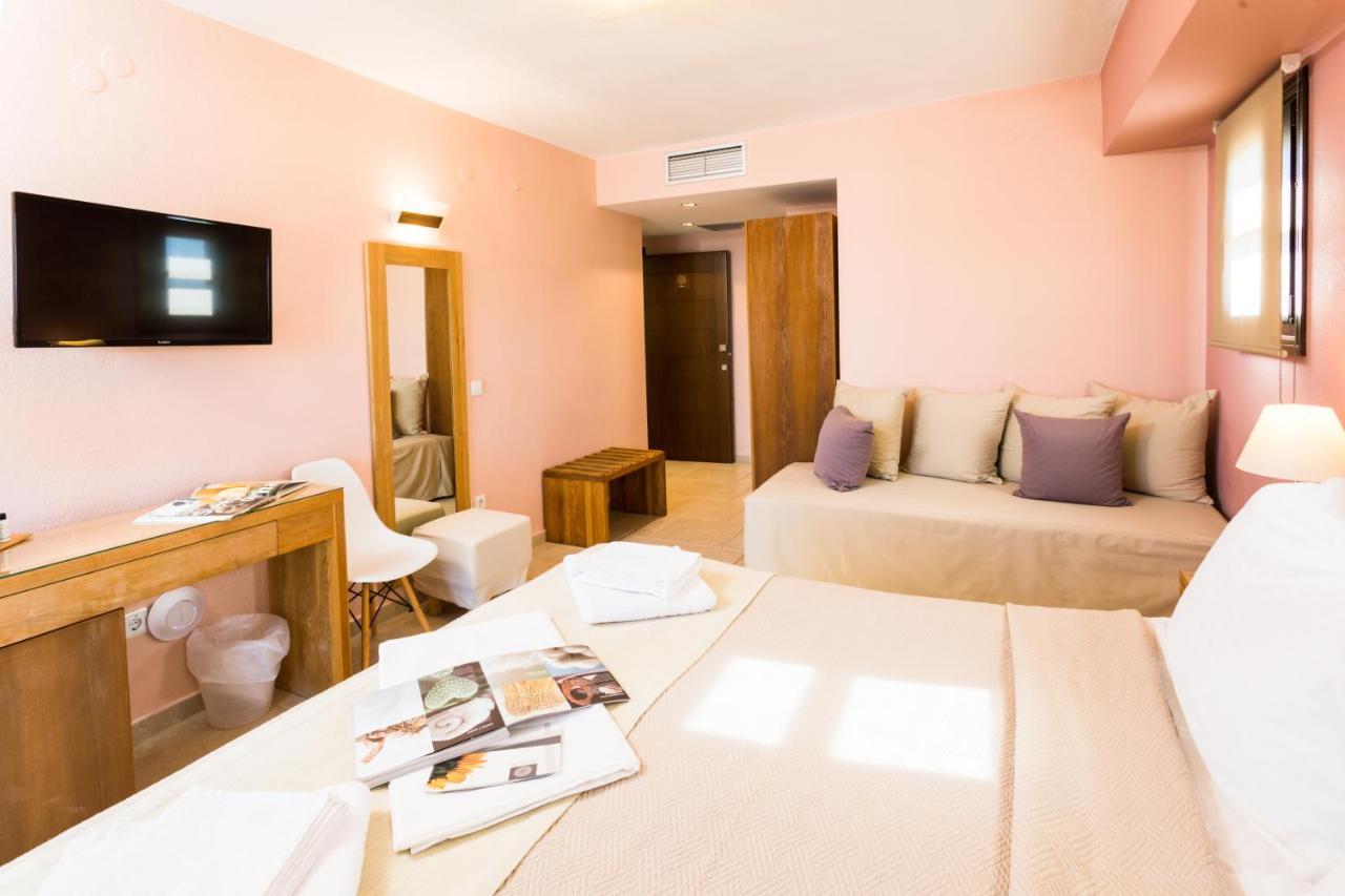 Helianthus Guesthouse アムリアニ エクステリア 写真