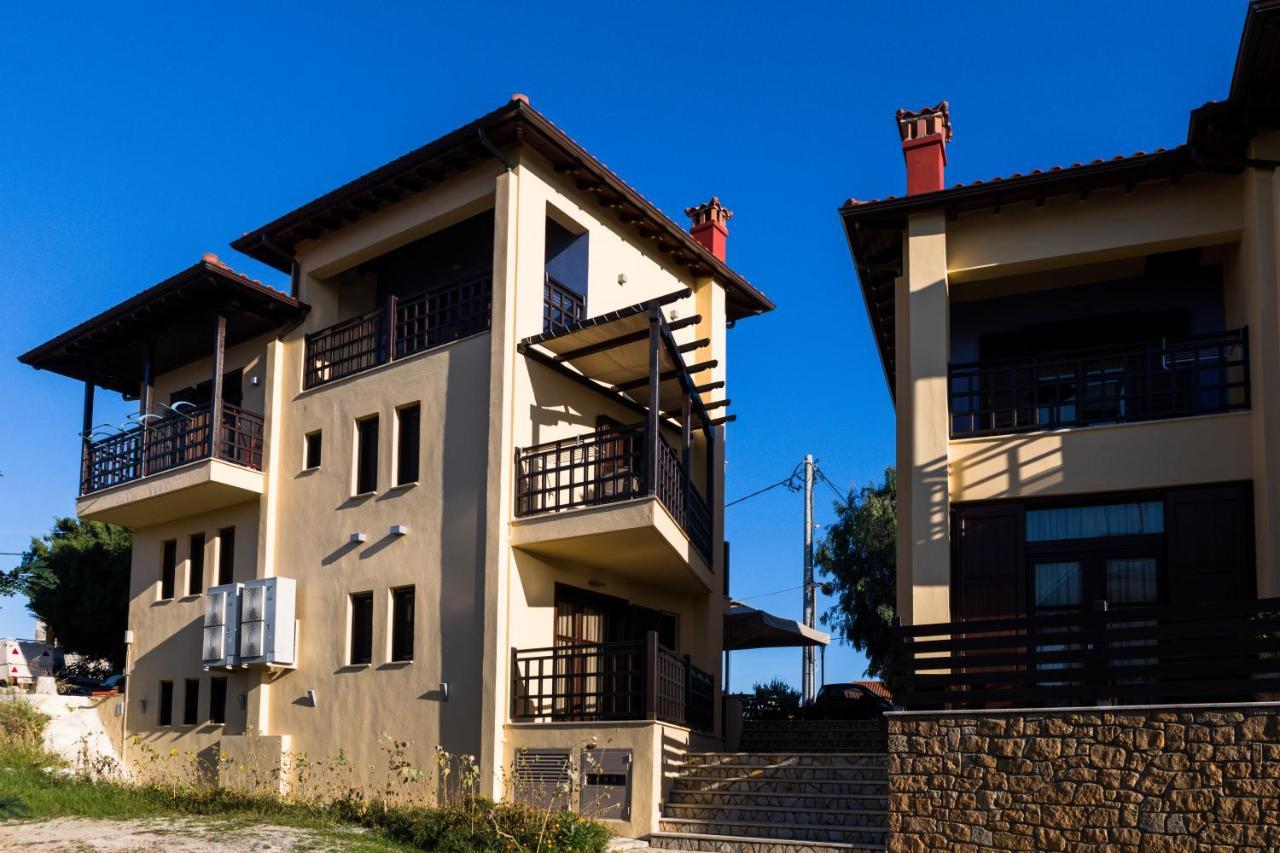 Helianthus Guesthouse アムリアニ エクステリア 写真