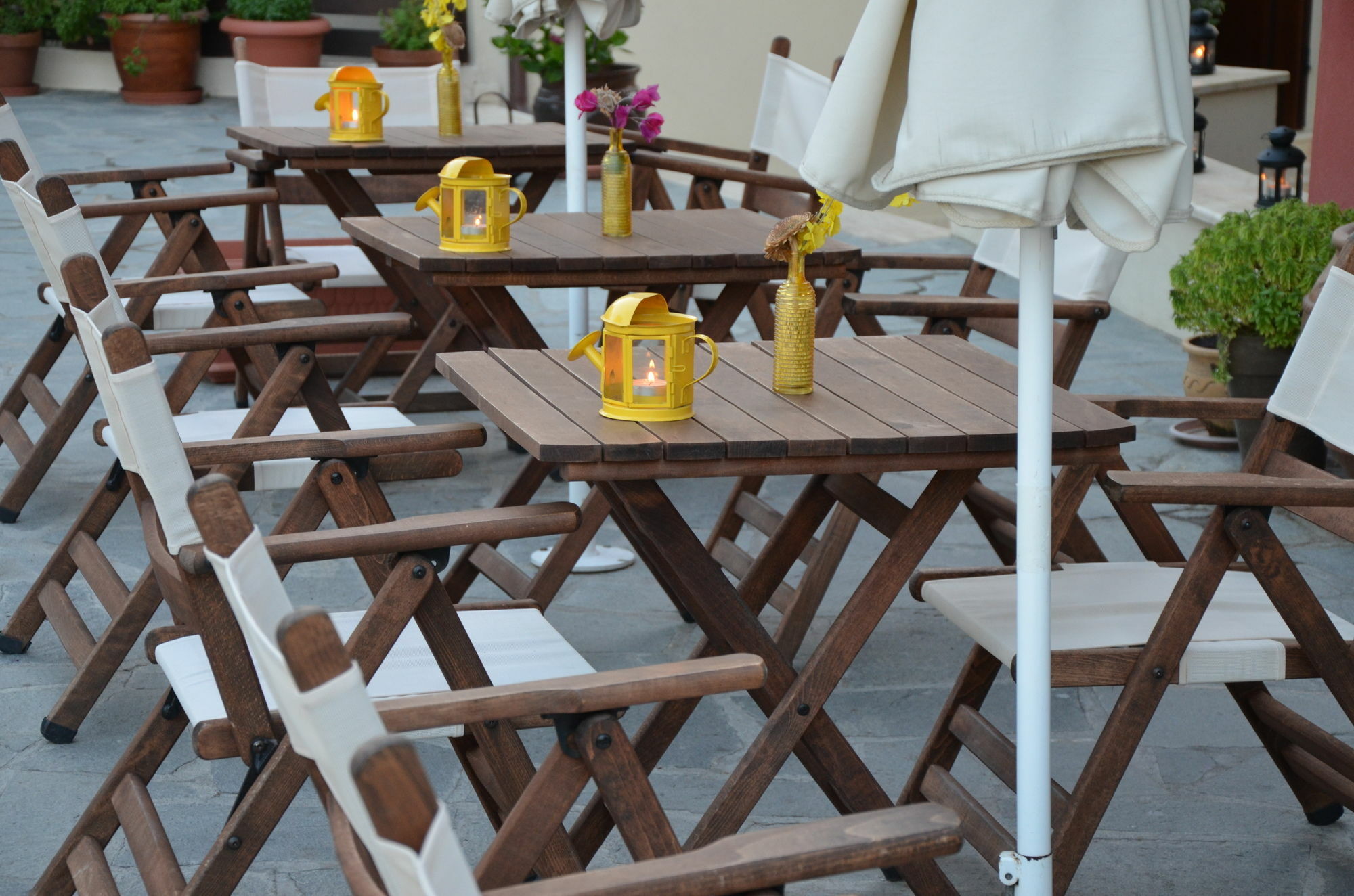 Helianthus Guesthouse アムリアニ エクステリア 写真